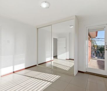 Bright & Convenient Two-Bedroom Unit in Wiley Park - Photo 1