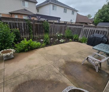 19 Red Plant Crescent #Upper Bedroom - Photo 4