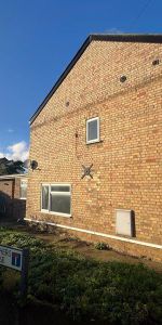 2 bedroom end of terrace house to rent - Photo 4