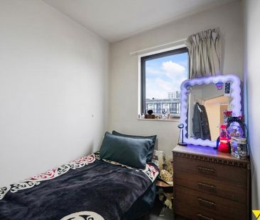 City Living Made Easy - 3-Bedroom Apartment on Queen Street - Photo 5