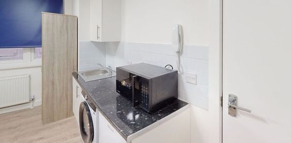 Studio Flat, Runnymede Crescent, SW16 - Photo 2