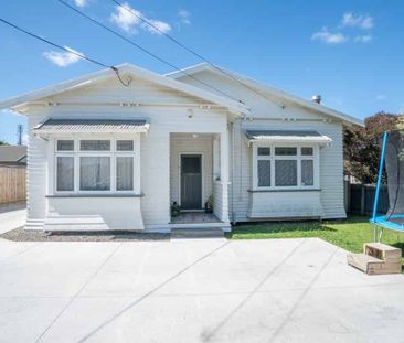 Lovely on Leeds - Photo 4