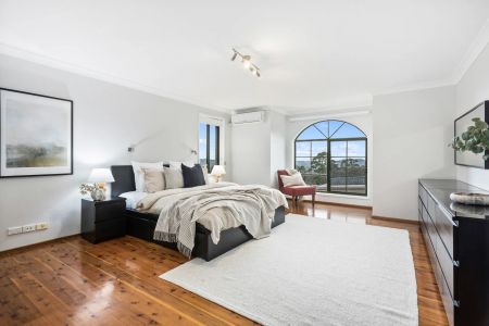 Expansive family home - Photo 3