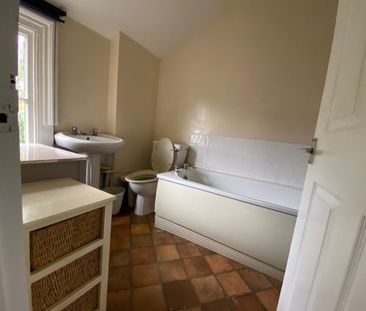 Studio Flat, South Albert Road, L17 - Photo 2