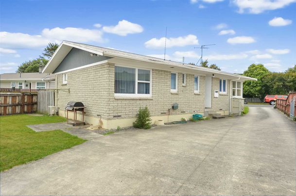 Three Bedroom Family Home - Photo 1