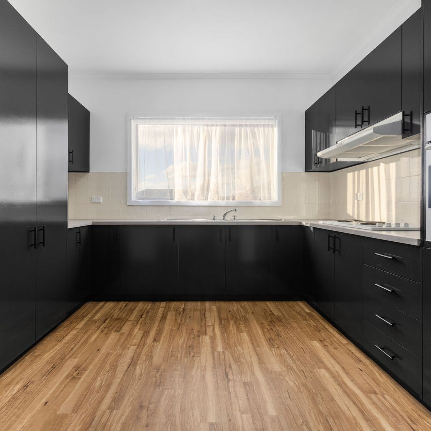 19 Arthur Street, Crestwood NSW 2620 - House For Rent | Domain - Photo 1