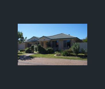 9 Monarch Place, Burleigh Waters, Qld 4220 - Photo 4