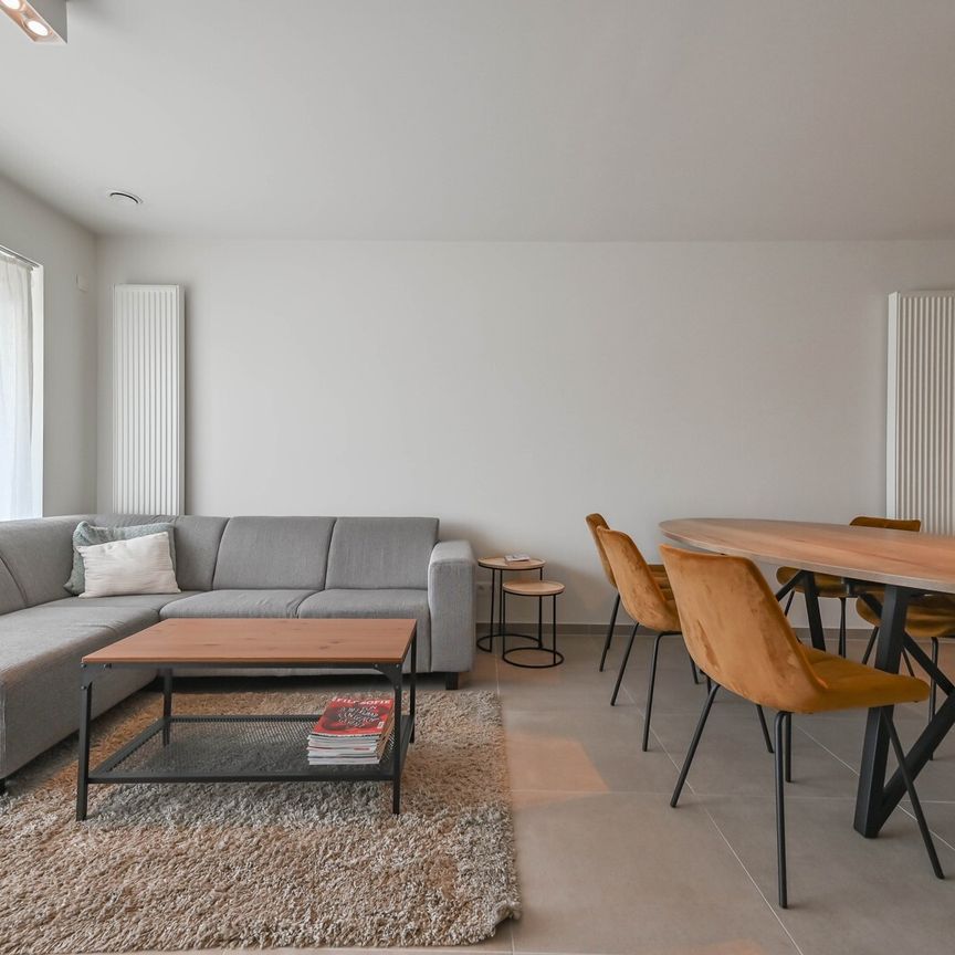 Gezellig en rustig gelegen appartement nabij centrum Emelgem - Foto 1