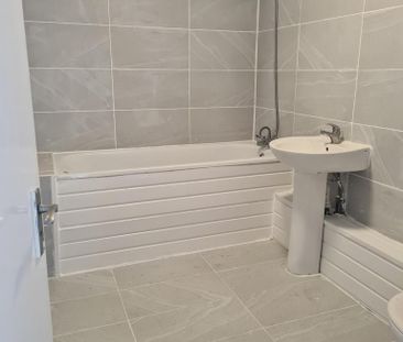 2 bedroom flat to rent - Photo 6