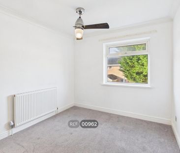 3 bedroom terraced house to rent - Photo 6