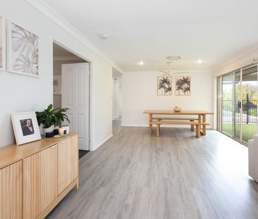 4BRM HOME , DUCTED AIR COND. & POOL - Photo 4