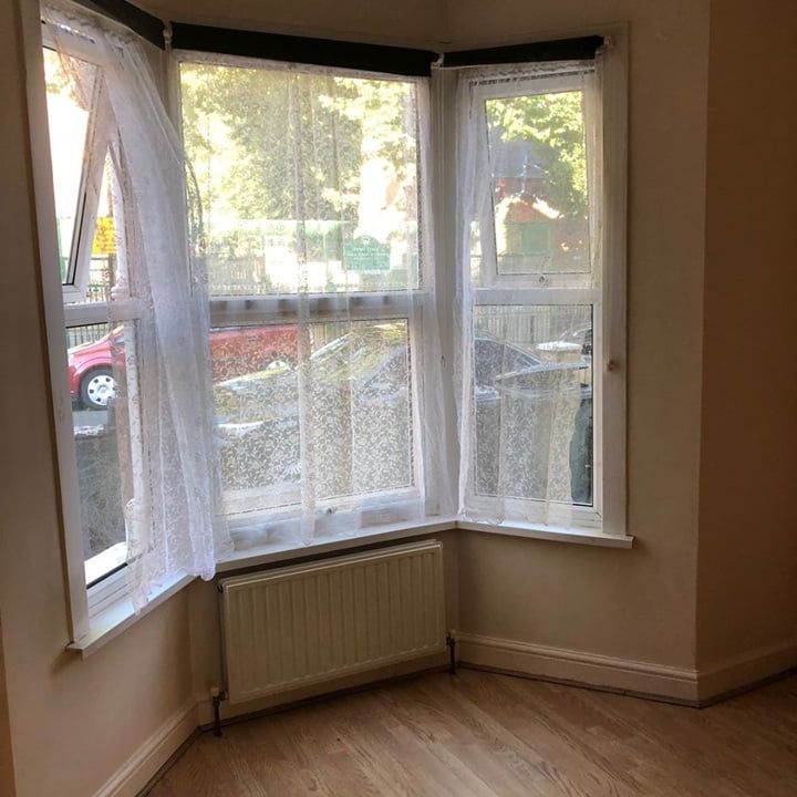 2 Bed Flat, London, E13 - Photo 1