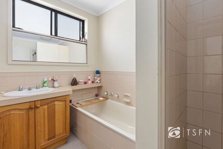 1/10 Pearce Street, California Gully - Photo 5