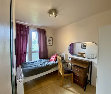 5 Bed Flat, Wharncliffe House, SW15 - Photo 2