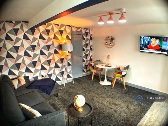 1 bedroom flat to rent - Photo 1