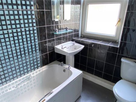 St. Lukes Close, Soothill, Batley, WF17 - Photo 4