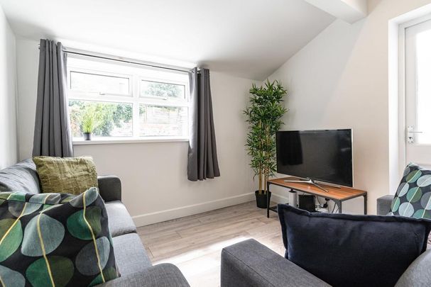 5 bedroom terraced house to rent - Photo 1