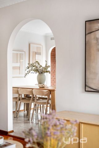 Cherished 4-Bedroom Home on 533m² in a Prime Position - Photo 4