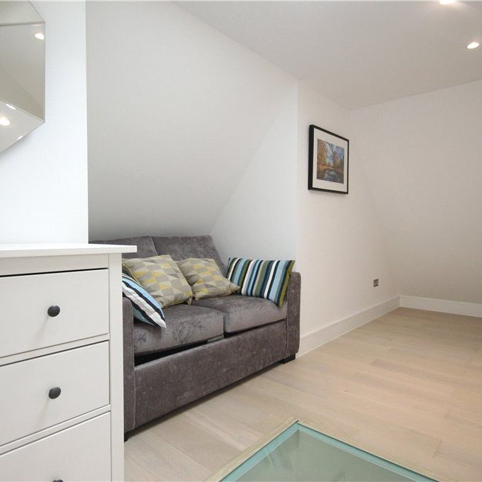 Ealing Green, London, W5 5ED - Photo 1