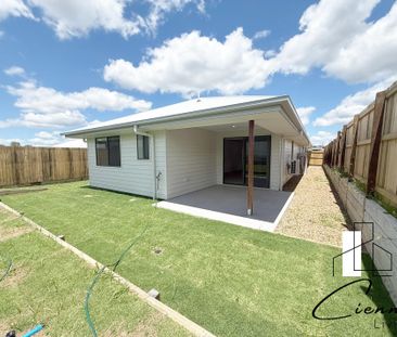 Spacious 4-Bedroom, 2-Bathroom House - Photo 5