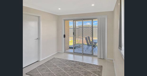 Modern Comfort in Gillieston Heights – Low Maintenance & Lifestyle Combined - Photo 1