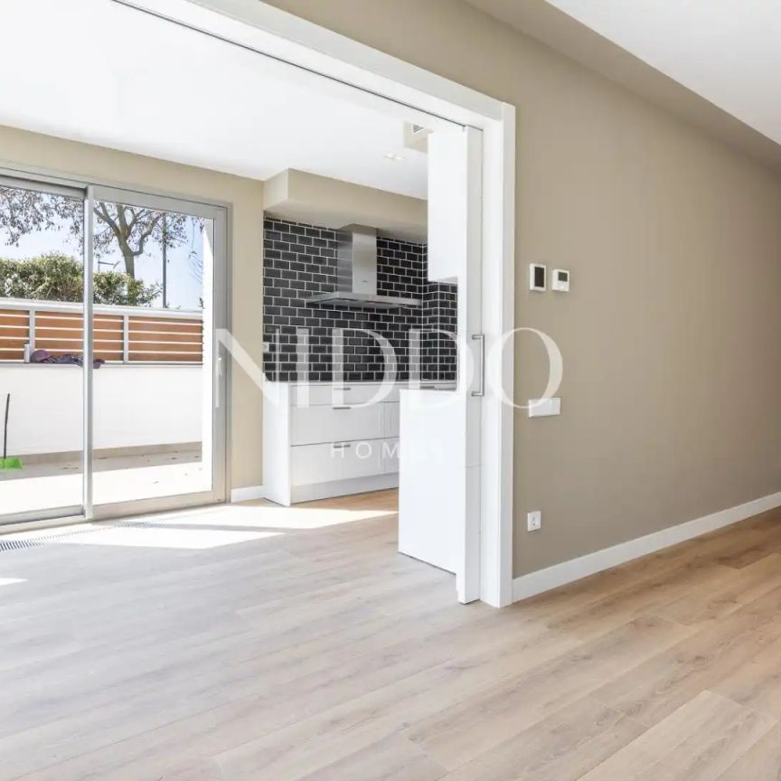 Casa adosada de alquiler en Carrer del Poble Amazic, 67, Can Gambús - Photo 1