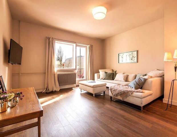 Mit viel Sonne und Stellplatz, voll Möbliert und auf Zeit: On Top Leben am Fasanenplatz - Foto 1