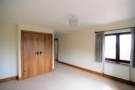 3 bedroom detached house to rent - Photo 4