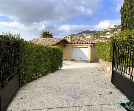 Villa climatisée pour 8 personnes avec piscine et vue mer à La Londe-Les-Maures - Photo 2