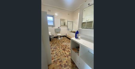 4-5br Original Home + Garage Fronting Botany Bay/Georges River - Photo 5