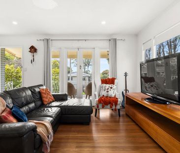 Charming, Renovated Family Home with Spacious Yard! - Photo 4