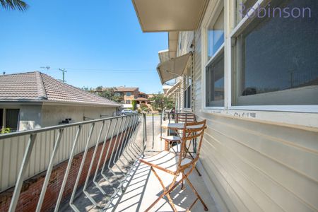 Well presented unit close to the beach and local shopping precinct. - Photo 4