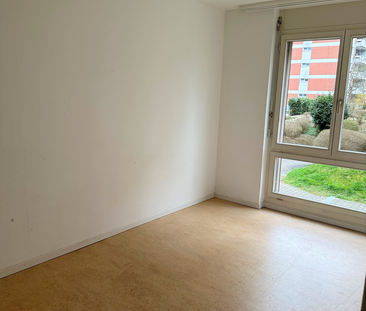 Helle 4.5-Zimmerwohnung im Erdgeschoss mit Terasse - Photo 3