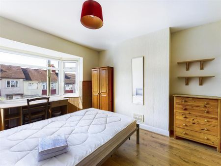 4 bedroom terraced house to rent - Photo 4