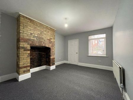 2 bedroom ground floor flat to rent - Photo 2