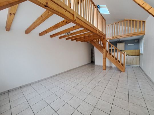 Appartement À Louer 4 Pièces , 74 M² - Photo 1