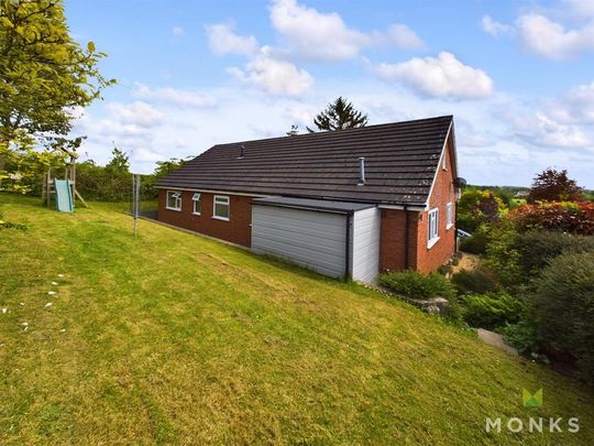 3 bedroom detached bungalow to rent - Photo 1