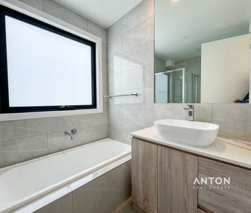 Spacious & Modern 4-Bedroom Home in Prime Ringwood Location 6 Month... - Photo 2