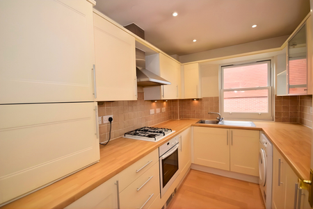 2 bedroom flat to rent - Photo 5
