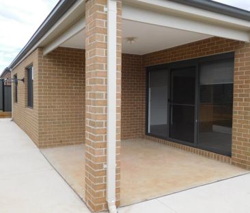 17 Thorngrove Street, Truganina. - Photo 6