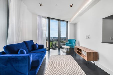 Amory Tower, Marsh Wall E14 - Photo 3