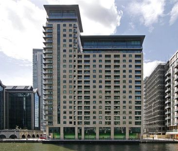 2 bedroom flat in 2 South Quay Square - Photo 1