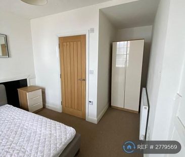 1 bedroom in a house share to rent - Photo 2