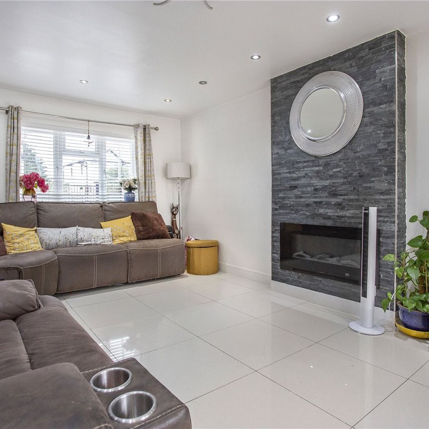 Worple Road, Staines-upon-Thames, Surrey, TW18 1EF - Photo 1