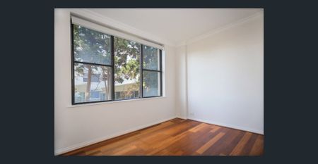 Bright Sunny Apartment with Spectacular Harbour Views - Point Piper - Photo 5