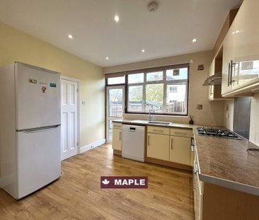 4 bedroom semi-detached house to rent - Photo 5