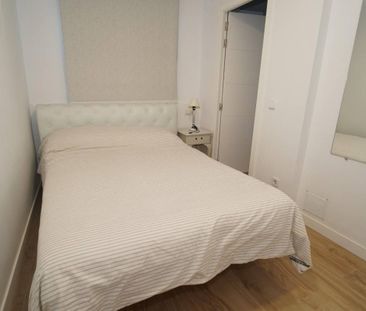 Amplio y Luminoso Piso Reformado con Vistas Panorámicas en Benidorm - Photo 4