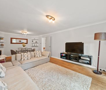 2 Bedroom Apartment, Sycamore Lodge,Gipsy Lane, London SW15 - Photo 2