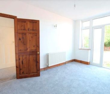 3 Bed Semi-Detached House, Mountfield Road, LU2 - Photo 2