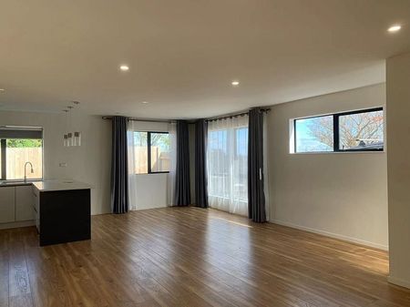 4 Bedrooms, 2.5 bathrooms Pakuranga - Photo 4